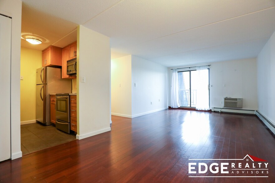 Building Photo - 18 Ellery St