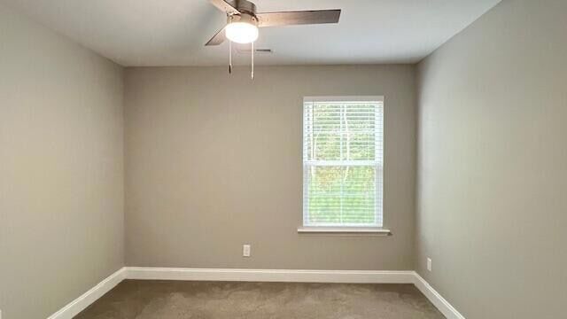 Building Photo - 564 NE Bellingham Dr