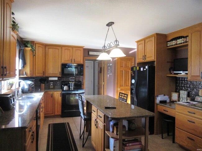 Building Photo - 9823 Valley Vista Pl