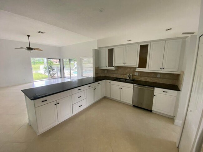 Building Photo - 4593 Bucida Rd