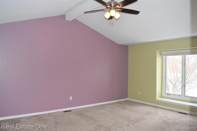 Building Photo - 5841 Ruby Dr