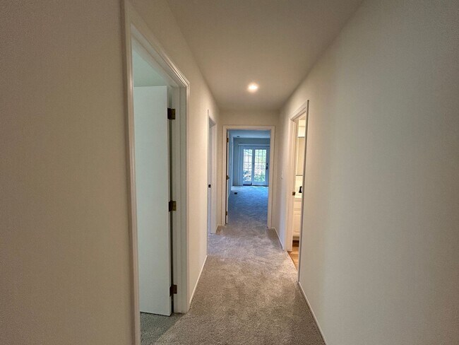 Building Photo - Must See Spacious Alamo 4BR Home with Remo...