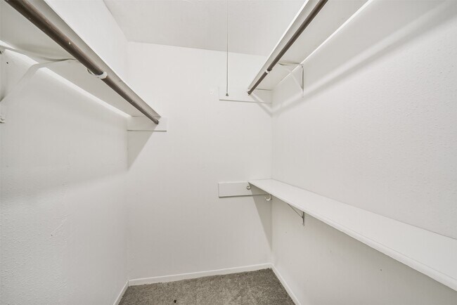 Building Photo - 22203 Fincastle Dr