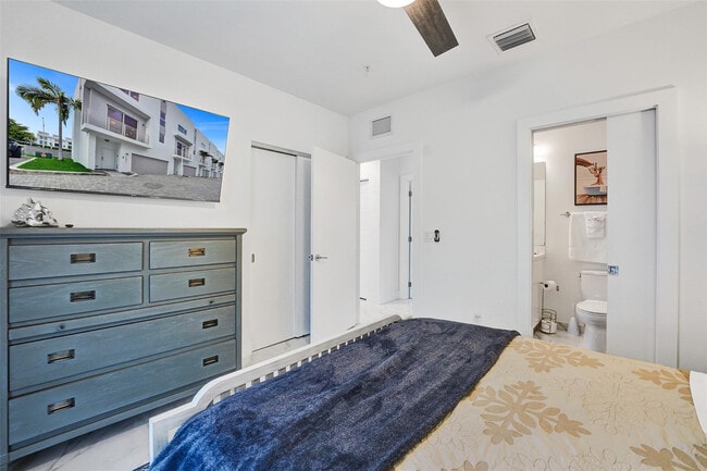 Building Photo - 1371 N Ocean Blvd