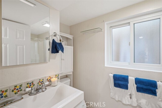 Building Photo - 832 Cypress Ave