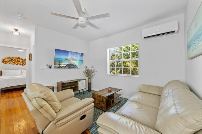 Building Photo - 3015 Seville St