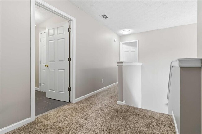 Building Photo - 405 Plantation Way