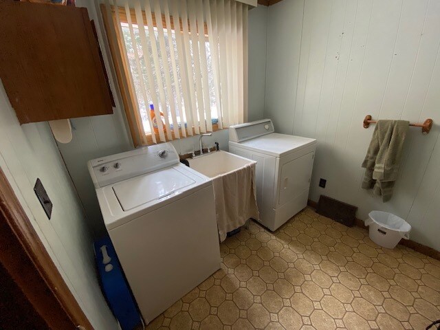 Building Photo - 17367 Portage St