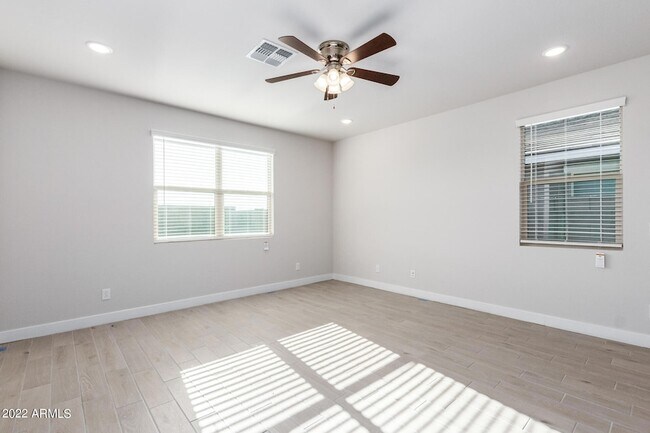 Building Photo - 8526 S 69th Ln