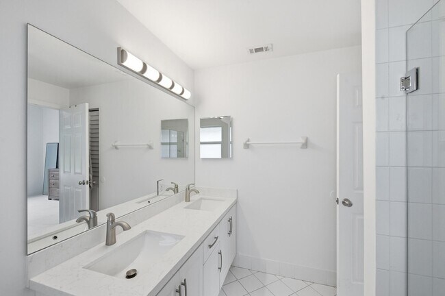 Building Photo - 6581 Marissa Cir