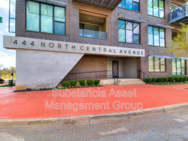 Building Photo - 444 N Central Ave