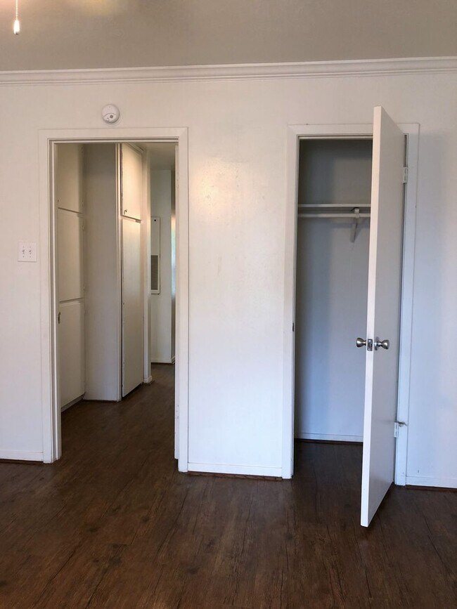 Building Photo - 3612EL