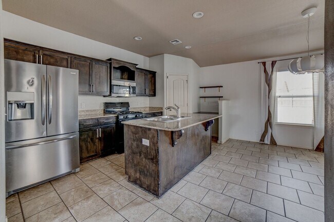 Building Photo - 3 Bed | 2 Bath in Owasso!