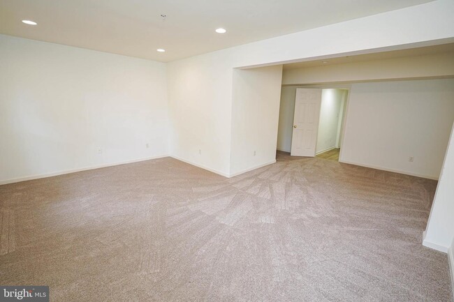 Building Photo - 38116 E Chester Ln