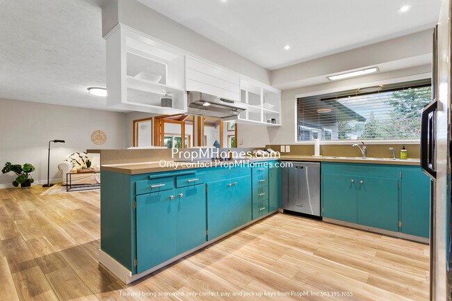 Building Photo - Stunning 3-Bedroom Mid-Century Modern Home...