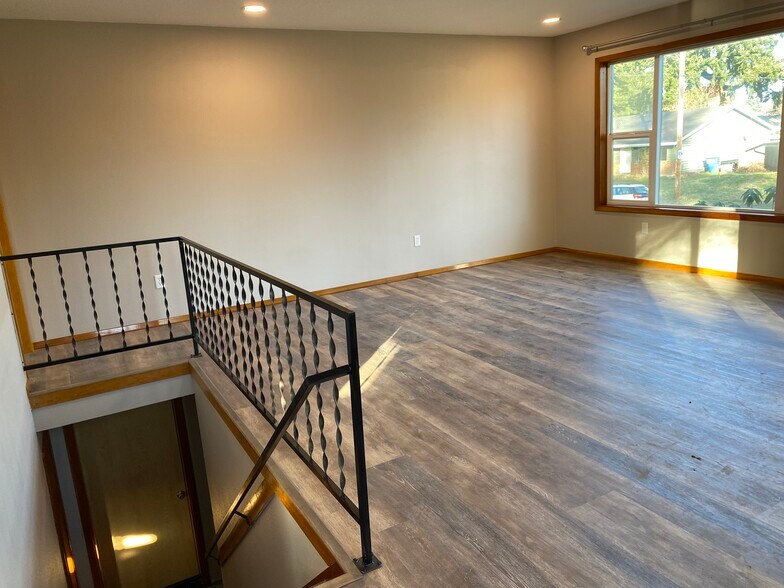 New remodel - 618 NE 106th Ave