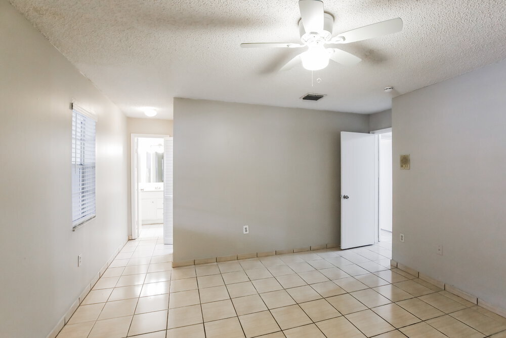 Building Photo - 10724 SW 144th Ct