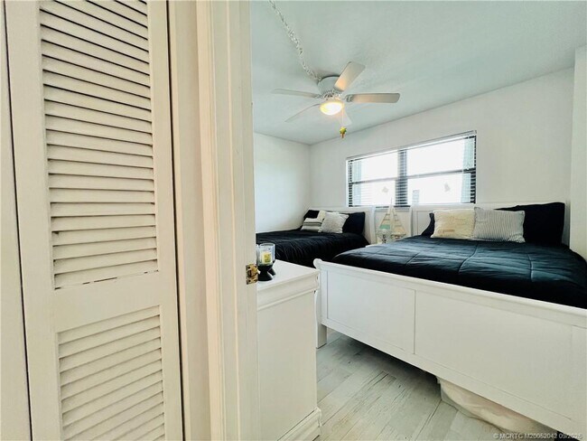 Building Photo - 9400 S Ocean Dr