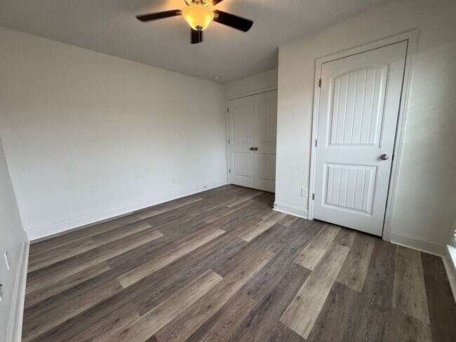 Building Photo - 110 Tybee Dr