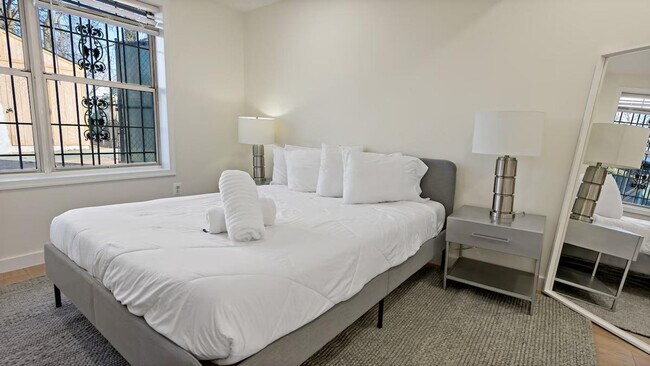 Building Photo - 228 Maryland Park Dr