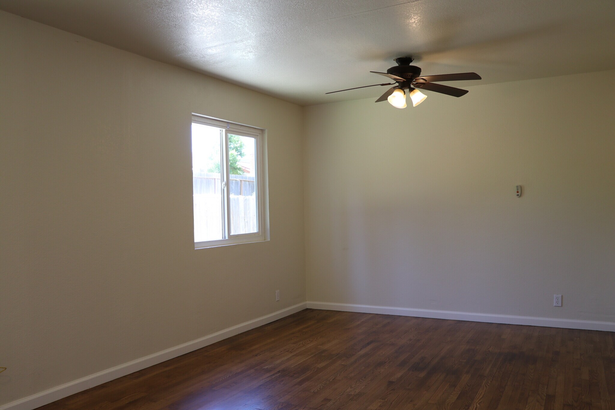 Building Photo - 335 Rollingwood Dr