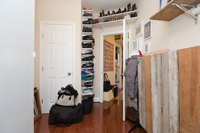 Building Photo - 1319 Corbin Pl NE