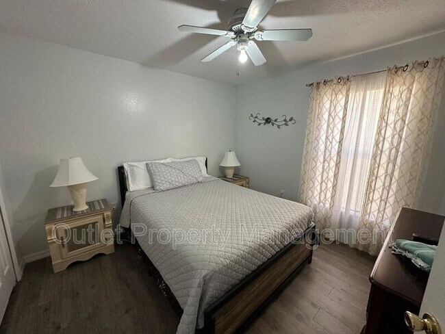 Building Photo - 645 Majesty Dr