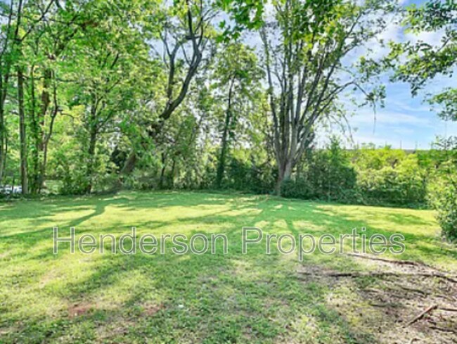 Building Photo - 2244 English Dr