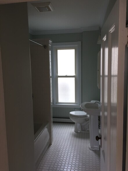 Building Photo - 26 North St