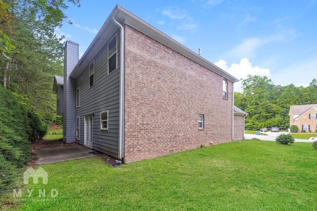 Building Photo - 5660 Halsey trc