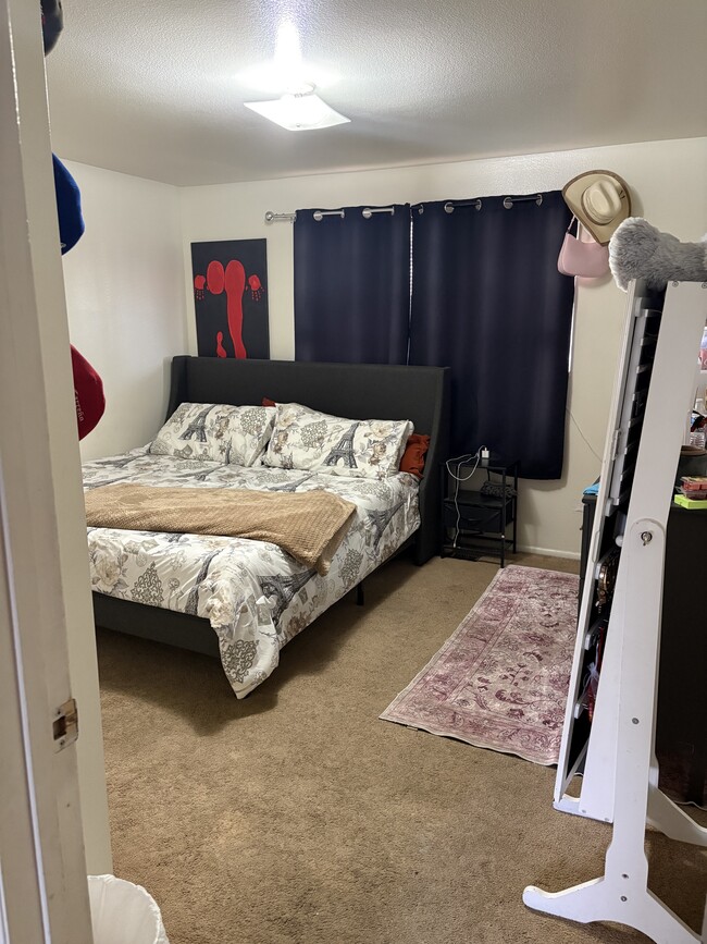 Building Photo - 1748 S 500 E