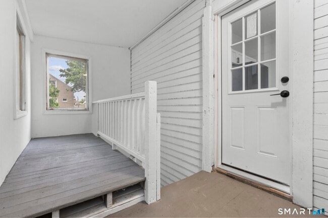 Building Photo - 20 Waverly St