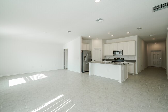 Building Photo - 152 Pershing St