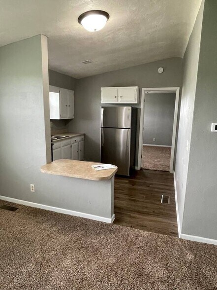 Building Photo - 2740 E Phylbeck Ave