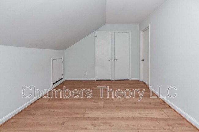 Building Photo - 3279 S Stafford St
