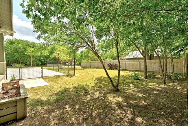Building Photo - 1200 Woodlawn St