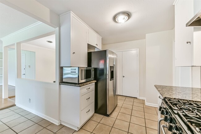 Building Photo - 3023 Fairhope St