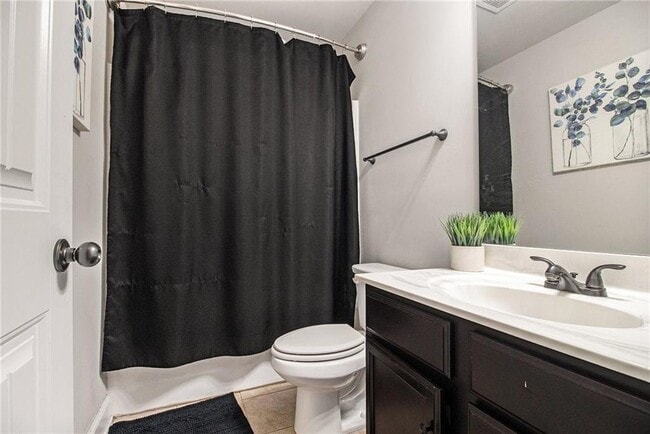 Building Photo - 2701 Blake Towers Ln