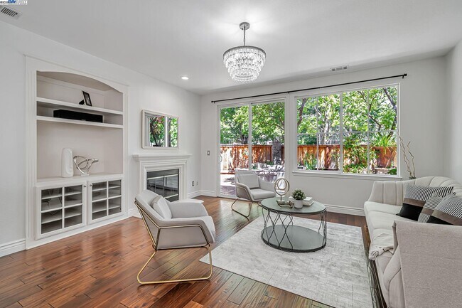 Building Photo - 260 Abigail Cir