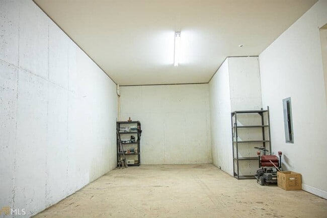 Building Photo - 168 Hamlin Rd