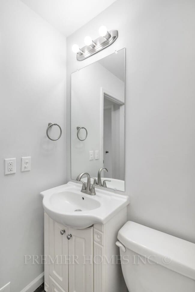 Building Photo - 3812 Root Ave NE