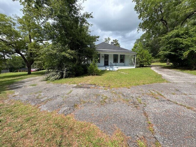 Building Photo - 2754 Hazel St