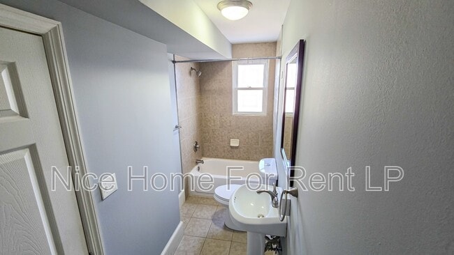 Building Photo - 64 Simpson Ave