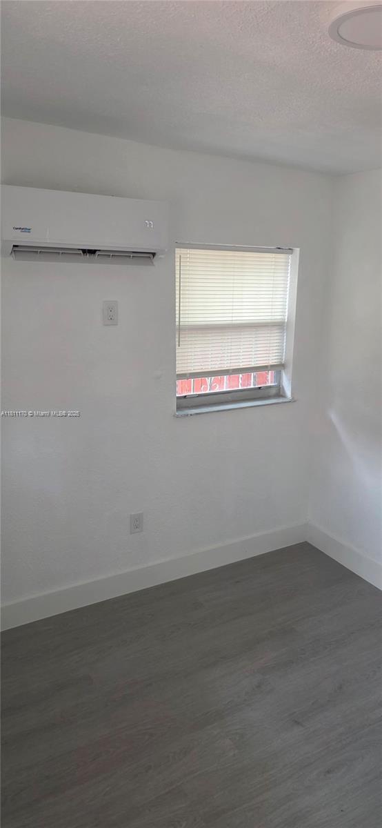 Building Photo - 2460 SW 15th St