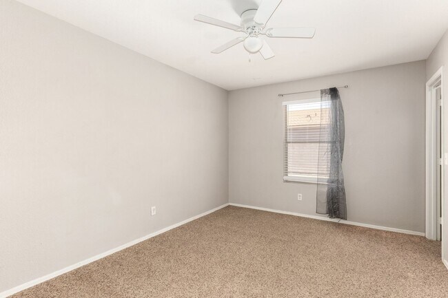 Building Photo - San Tan Valley Charmer w/ Great Back Yard