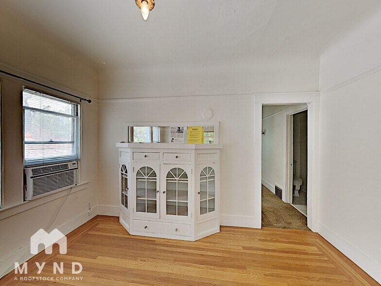 Building Photo - 623 22nd St