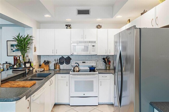 Building Photo - 4830 Osprey Dr S