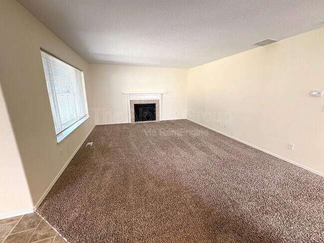 Building Photo - 1430 NE Glen Ellen Dr