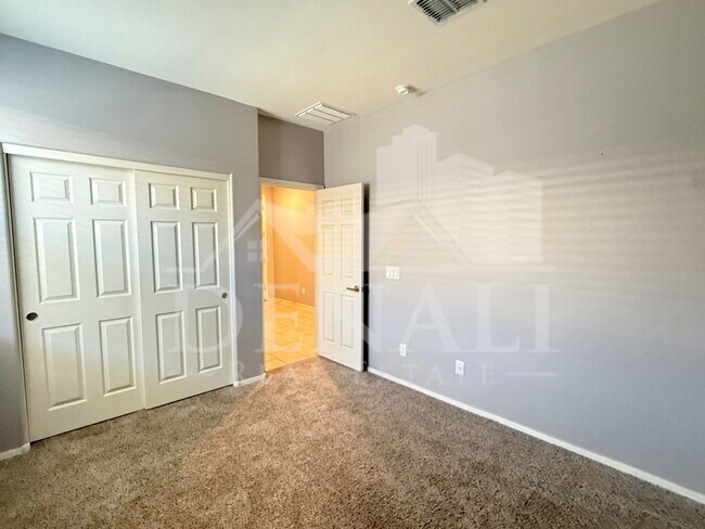 Building Photo - 5231 W Leodra Ln