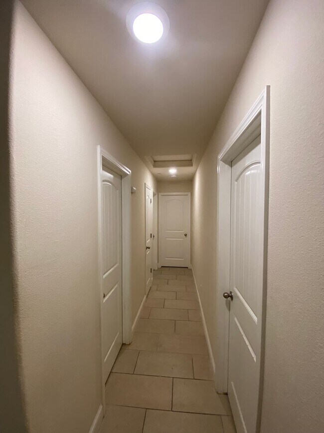 Building Photo - Immaculate like New Home in the gated Windmills at Tule Heights!